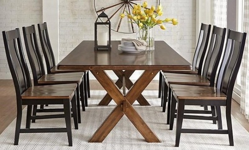 Quick Tips to Choose a Suitable Solid Wood Dining Table