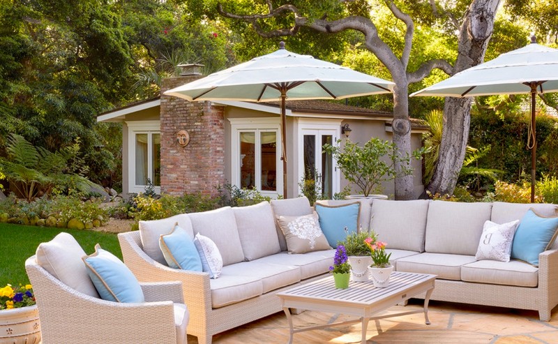 Helpful Tips for Creating a Fabulous Outdoor Living Room