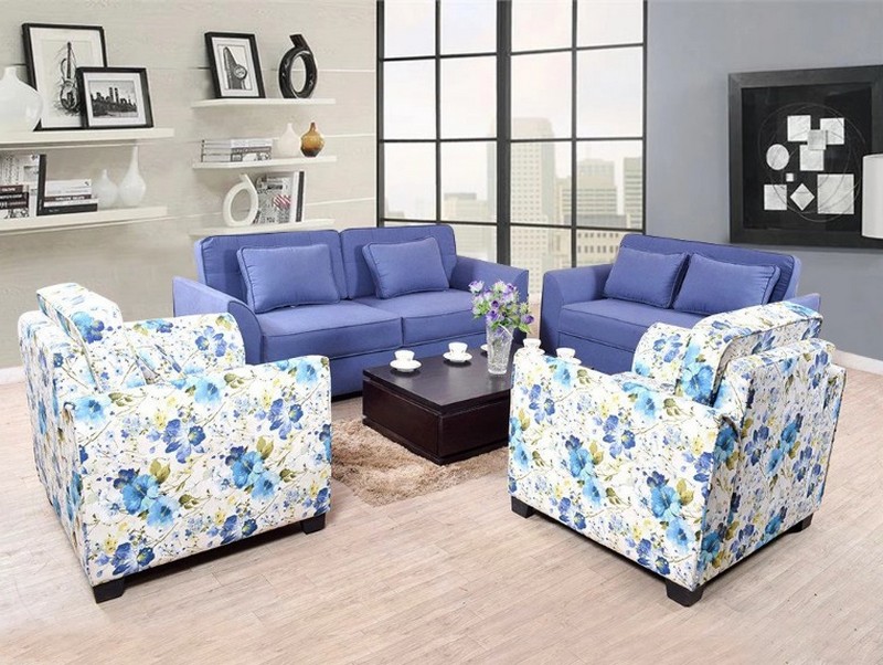 How to Decorate a Room with A Floral Sofa | manndababa