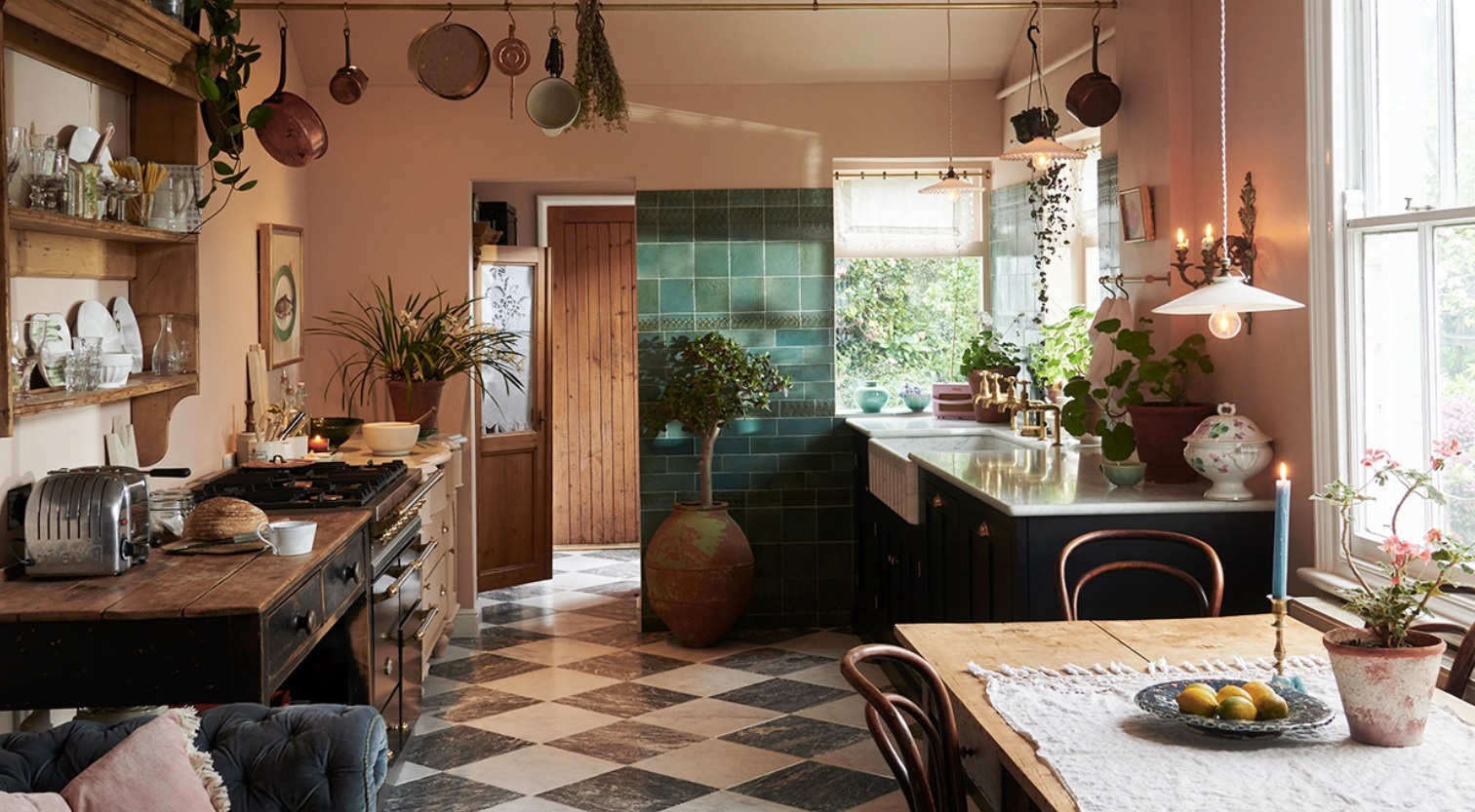 Country house kitchens: from classic to modern