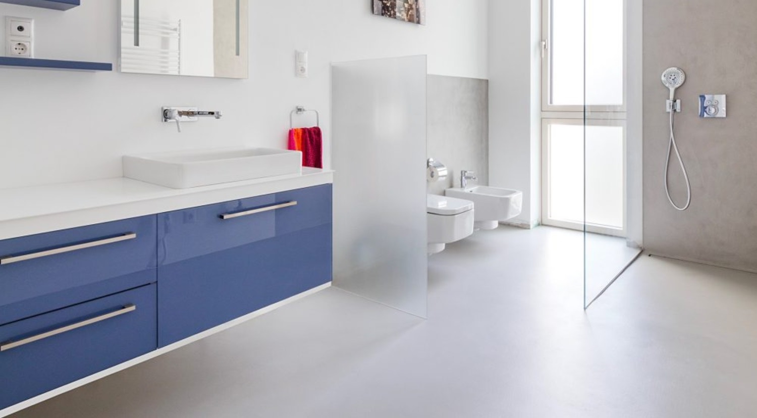 Bathroom design without tiles: 4 creative alternatives