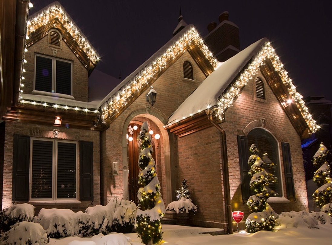 Transform Your Home and Yard Into a Winter Wonderland With These Stunning Christmas Decorations!